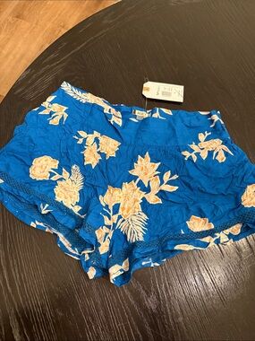 Roxy Blue High-Waist Floral Shorts with Cream Flowers